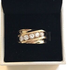 Authentic Men’s 14kt  1 Ct Diamond Horizontal Groove Band Ring Comes With COA